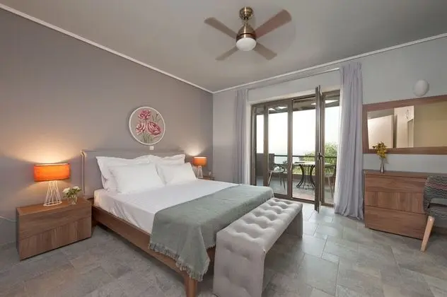 Gold Private Pool Villa Sea View