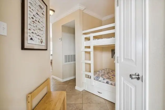 Daire, 1 En Büyük (King) Boy Yatak ve Çekyat, Balkon, Plaj Manzaralı