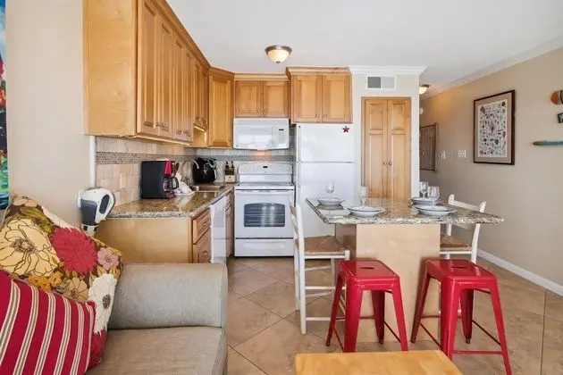 Daire, 1 En Büyük (King) Boy Yatak ve Çekyat, Balkon, Plaj Manzaralı