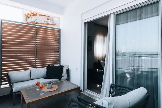 Deluxe 2-Bedroom Apartment Partial Sea View