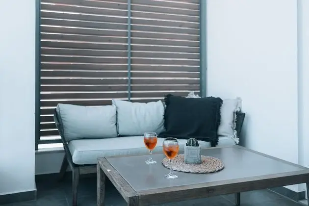Deluxe 2-Bedroom Apartment Partial Sea View