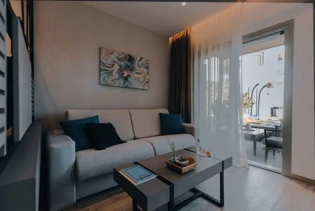 Deluxe Apart Daire, Havuz Manzaralı