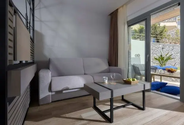 Deluxe Apart Daire, Havuz Manzaralı