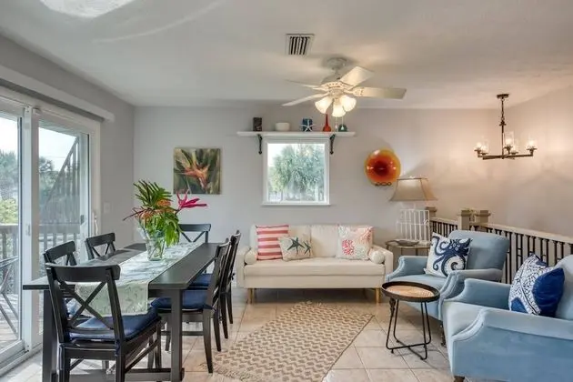 Ev (Seashell House)