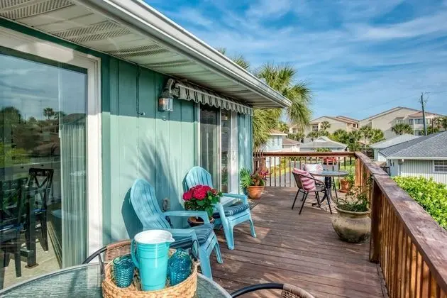Ev (Seashell House)