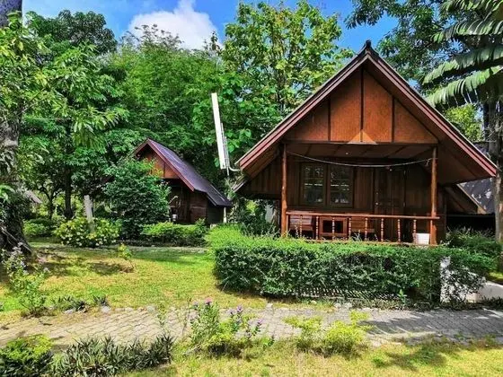 Bungalow Garden View