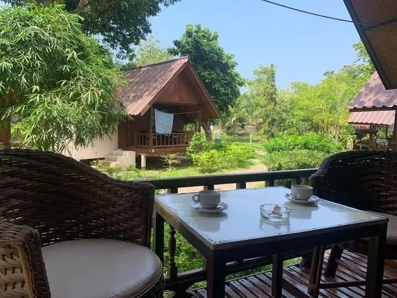 Bungalow Garden View