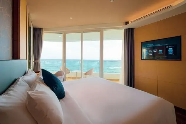 Junior Classic 1 Bedroom Suite (15-minute Foot Massage for 2)