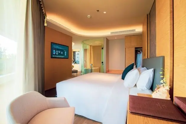 Junior Classic 1 Bedroom Suite (15-minute Foot Massage for 2)