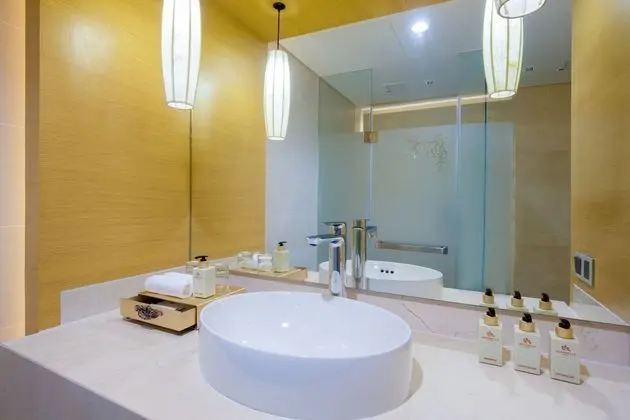 Junior Classic 1 Bedroom Suite (15-minute Foot Massage for 2)