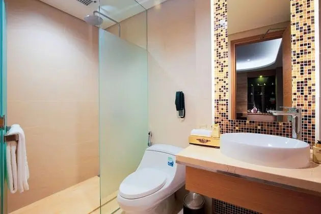 Junior Classic 1 Bedroom Suite (15-minute Foot Massage for 2)