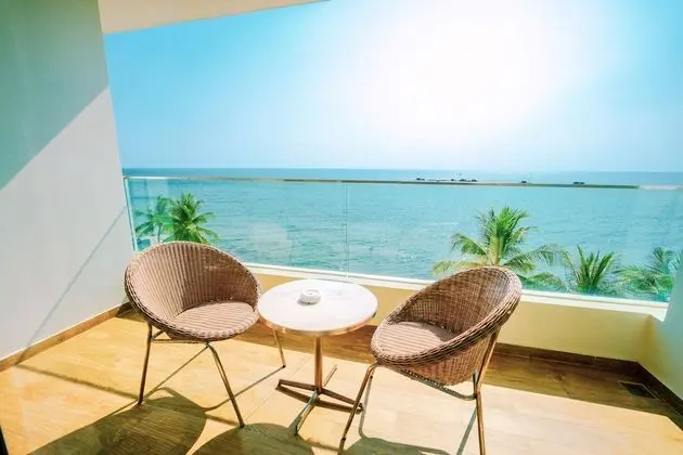 Junior Classic 1 Bedroom Suite (15-minute Foot Massage for 2)