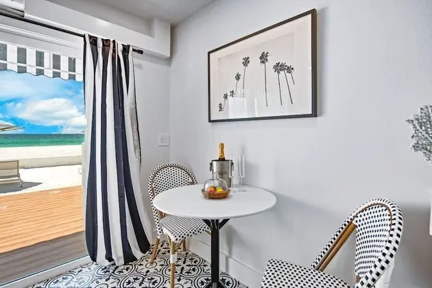 Luxury Stüdyo Süit, 1 En Büyük (King) Boy Yatak ve Çekyat, Plaj Manzaralı