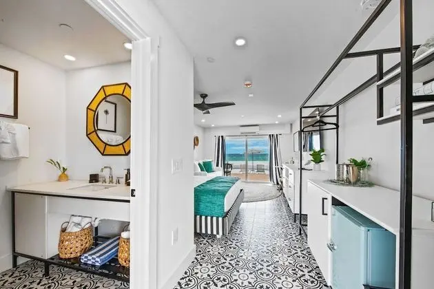 Luxury Stüdyo Süit, 1 En Büyük (King) Boy Yatak ve Çekyat, Plaj Manzaralı