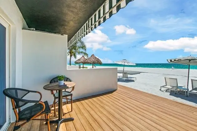 Luxury Stüdyo Süit, 1 En Büyük (King) Boy Yatak ve Çekyat, Plaj Manzaralı