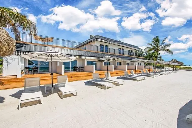 Luxury Stüdyo Süit, 1 En Büyük (King) Boy Yatak ve Çekyat, Plaj Manzaralı