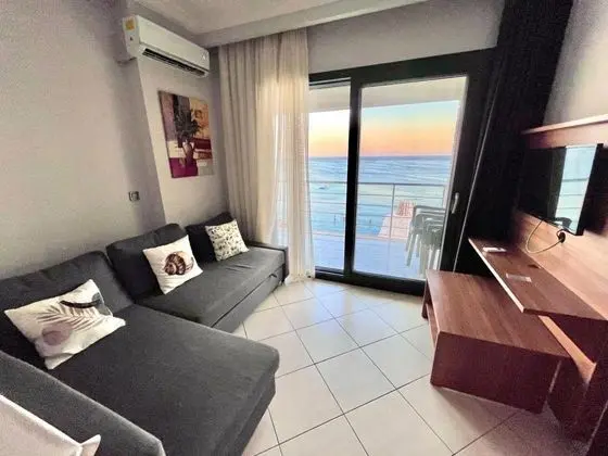 Daire, Deniz Manzaralı, Balkonlu