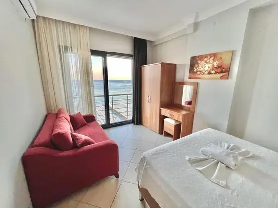 Daire, Deniz Manzaralı, Balkonlu