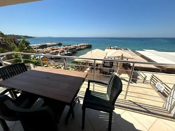Daire, Deniz Manzaralı, Balkonlu
