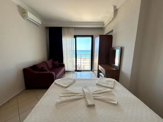 Daire, Deniz Manzaralı, Balkonlu