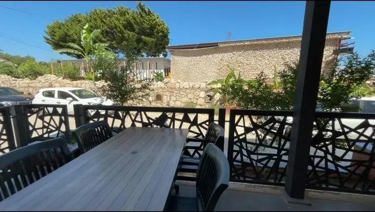 Daire, Kara Manzaralı, Balkonlu