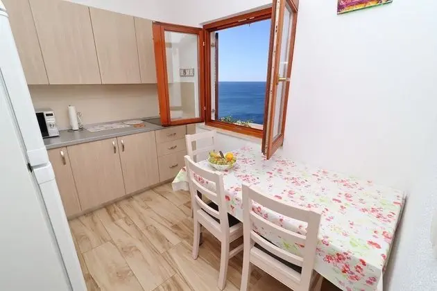 Apart Daire (Comfort One Bedroom Apartment SeaView)