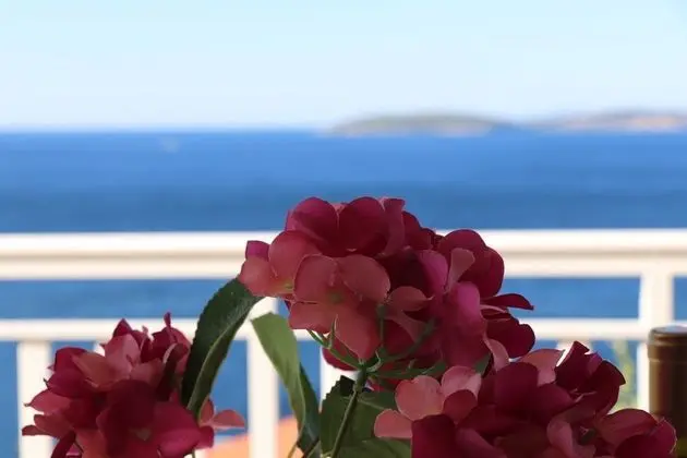 Apart Daire (Comfort One Bedroom Apartment SeaView)