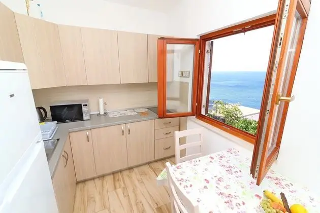 Apart Daire (Comfort One Bedroom Apartment SeaView)