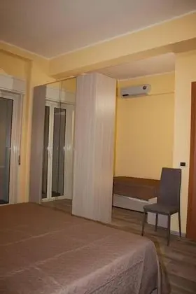 Dört Kişilik Oda (Gialla)
