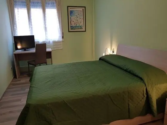 Tek Büyük Yataklı Oda (Verde)