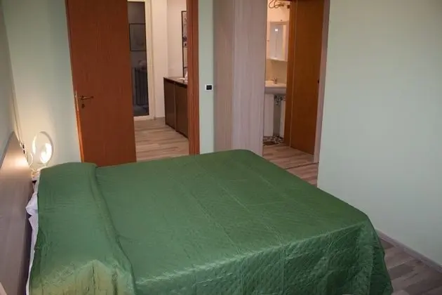 Tek Büyük Yataklı Oda (Verde)