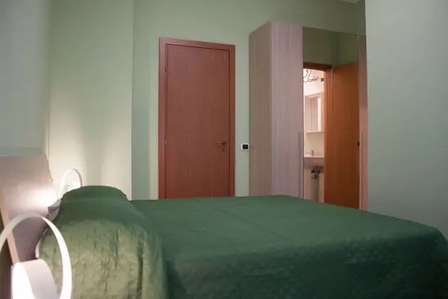 Tek Büyük Yataklı Oda (Verde)