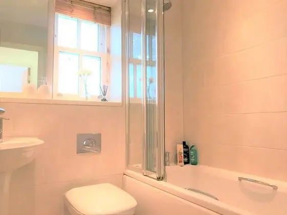 Kır Evi, Özel Banyo, Park Manzaralı