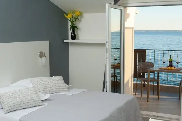 Stüdyo, Deniz Manzaralı (M8)