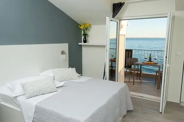 Stüdyo, Deniz Manzaralı (M8)