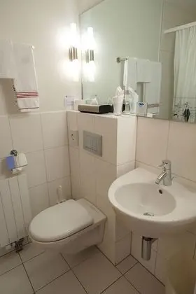 Tek Büyük Yataklı Oda (Queen Room)