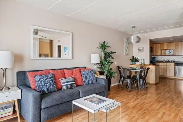 Daire, 1 Büyük (Queen) Boy Yatak ve Çekyat, Balkon, Okyanus Manzaralı