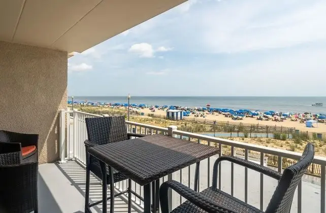 Daire, 1 Büyük (Queen) Boy Yatak ve Çekyat, Balkon, Okyanus Manzaralı