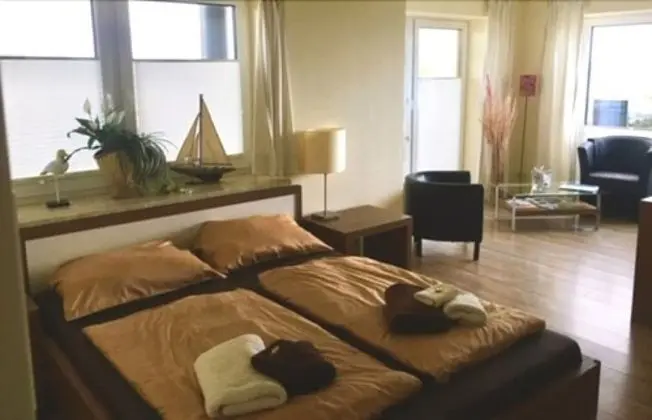 Tek Büyük Yataklı Oda, Balkon, Plaj Manzaralı (Nr. 1)