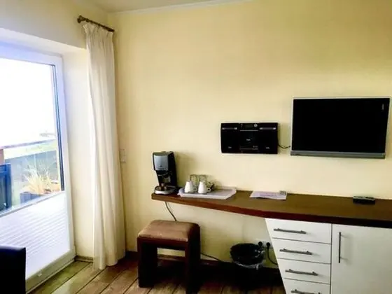 Tek Büyük Yataklı Oda, Balkon, Plaj Manzaralı (Nr. 1)