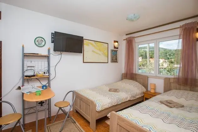 Stüdyo (Studio Apartment with Private Beach a)