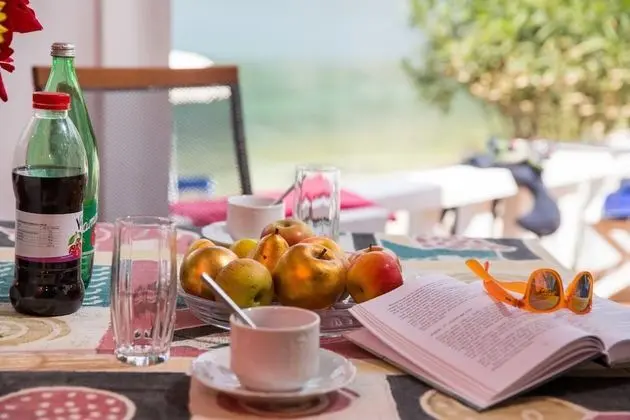 Stüdyo (Studio Apartment with Private Beach a)