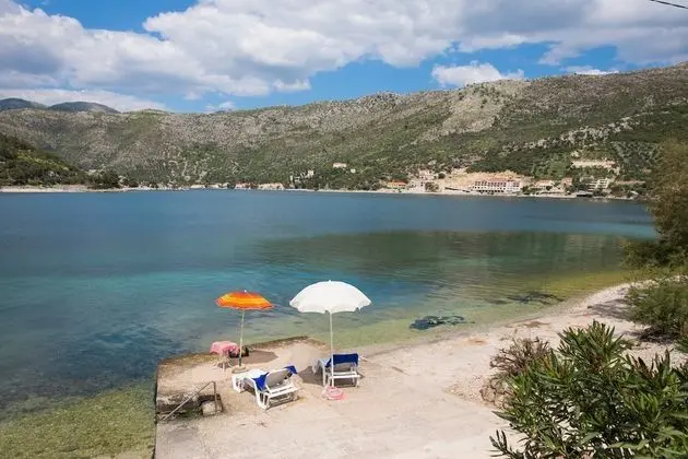 Stüdyo (Studio Apartment with Private Beach a)
