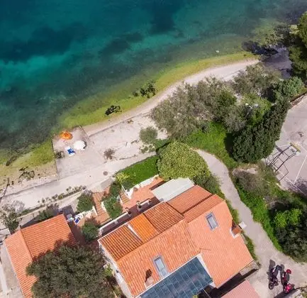 Stüdyo (Studio Apartment with Private Beach a)