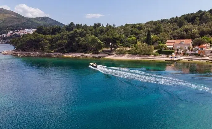 Stüdyo (Studio Apartment with Private Beach a)