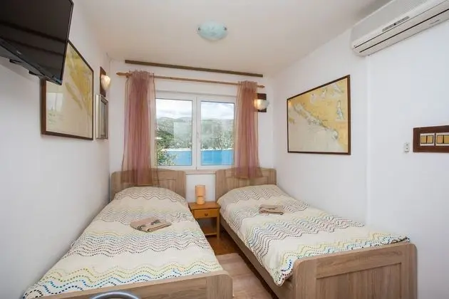 Stüdyo (Studio Apartment with Private Beach a)