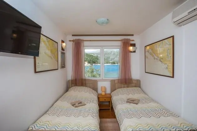 Stüdyo (Studio Apartment with Private Beach a)