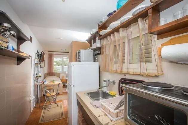 Stüdyo (Studio Apartment with Private Beach a)
