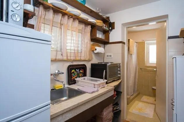Stüdyo (Studio Apartment with Private Beach a)