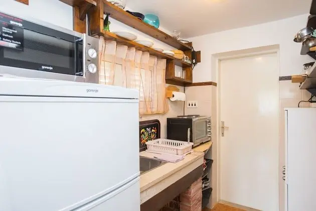 Stüdyo (Studio Apartment with Private Beach a)